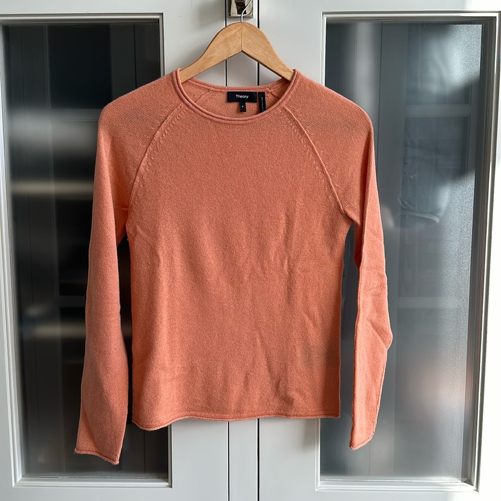 Theory - Fantina Cashmere Sweater in Apricot